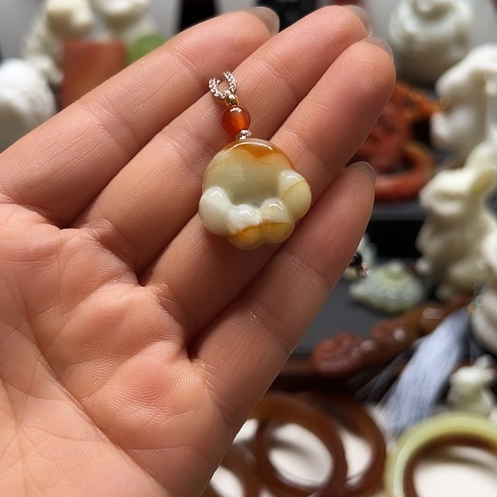 蛇纹石玉吊坠未镶嵌