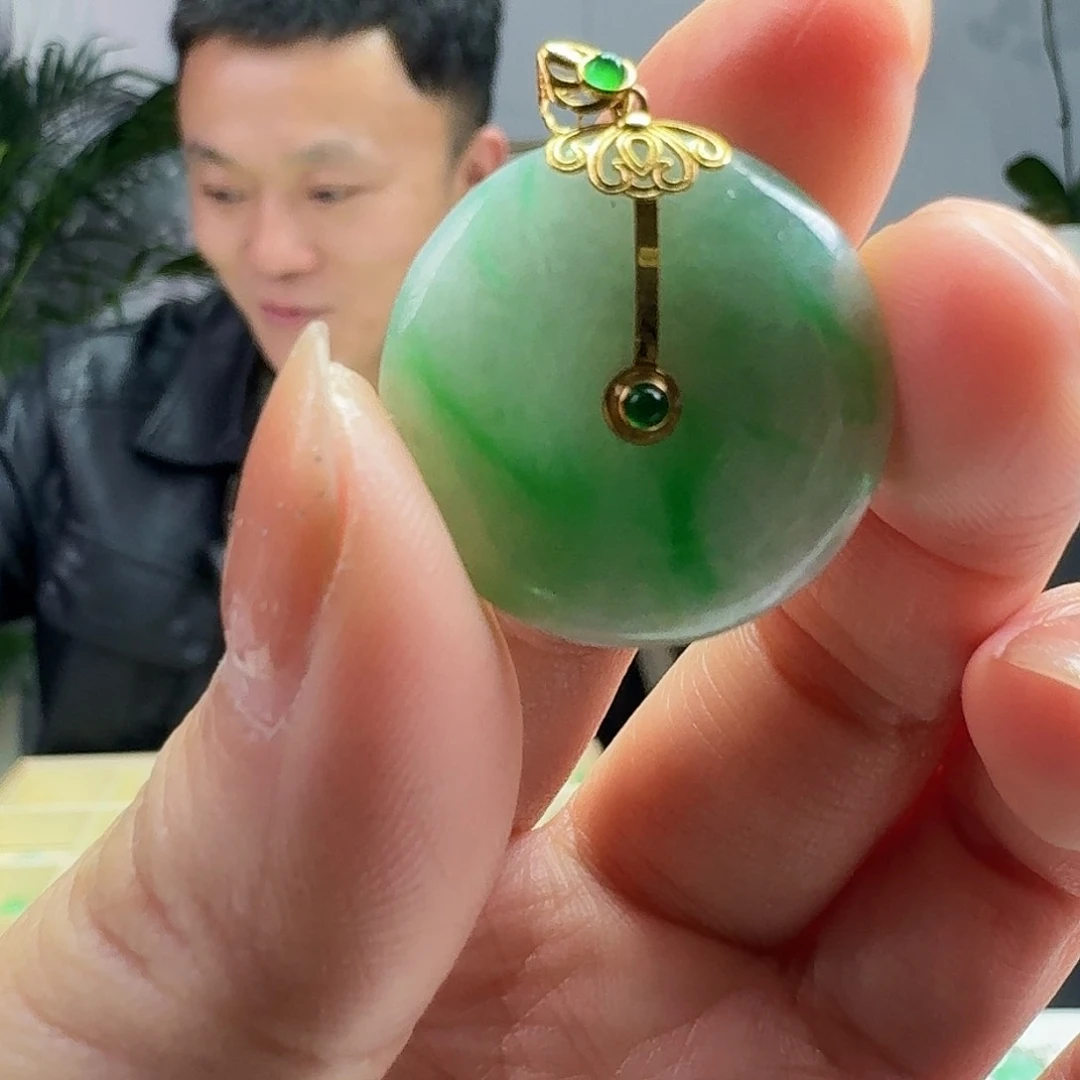 翡翠吊坠(不含链)18K金镶嵌天然