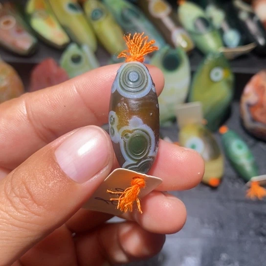 石英质玉未镶嵌珠宝半成品善**意