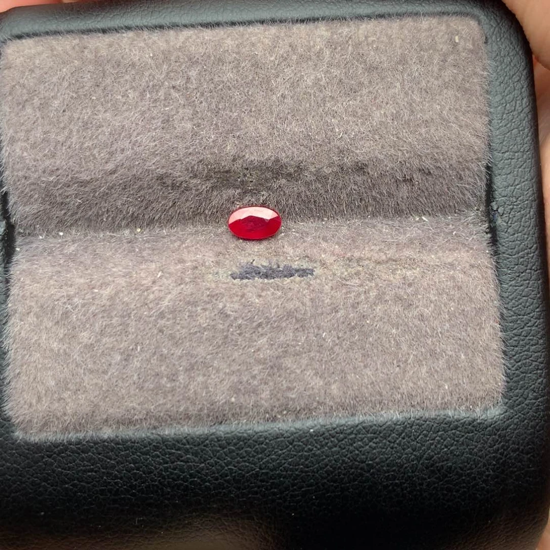 裸石红宝石3×5鸽血红