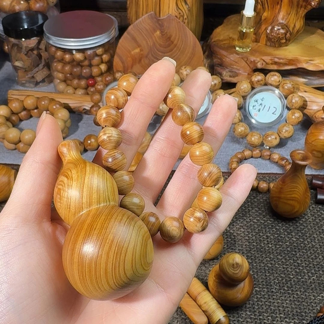 六***雨柏木（崖柏）北太行崖柏泥膏1.2闪电龙胆 葫芦手把 顶珠