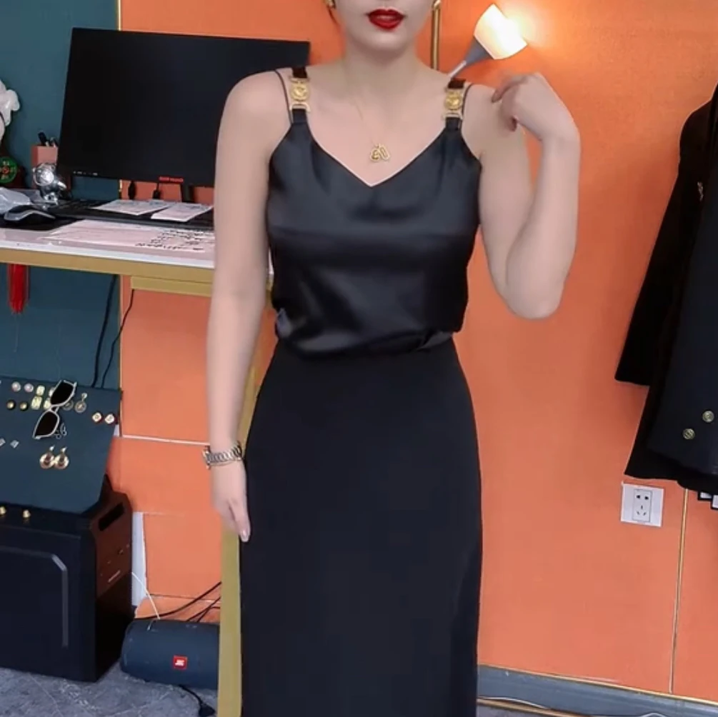 洋气欧货滑料吊带背心【好物推荐】