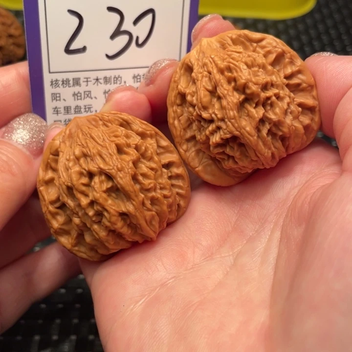 文玩核桃把件40虎头230