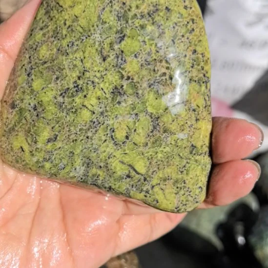 石材良**音藏玉药王石原石手把件一个