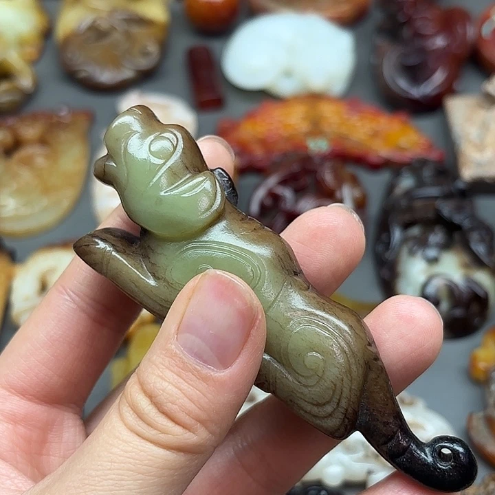 3***号和田玉未镶嵌颈饰