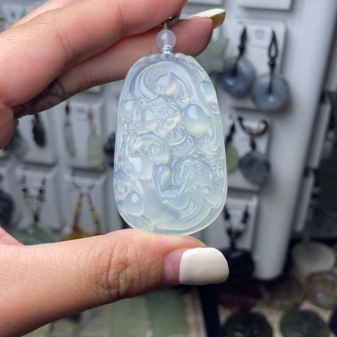 @***羊岫玉未镶嵌颈饰貔貅