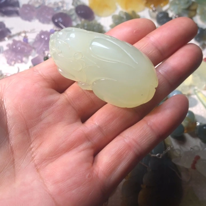 蛇纹石玉未镶嵌耳坠