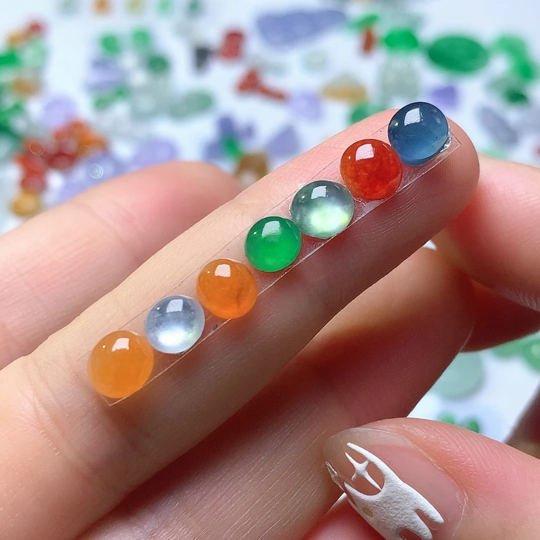 翡翠未镶嵌颈饰蛋