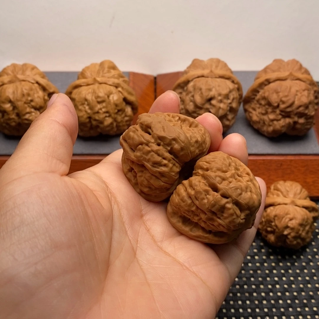 世***哥把件文玩核桃边38左右