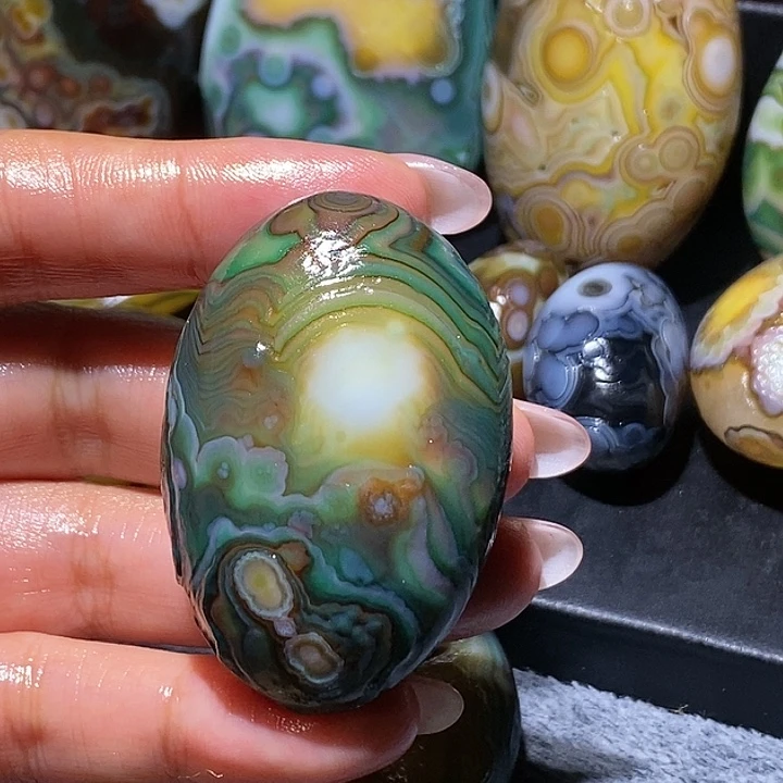 玛瑙/玉髓未镶嵌珠宝奇石33