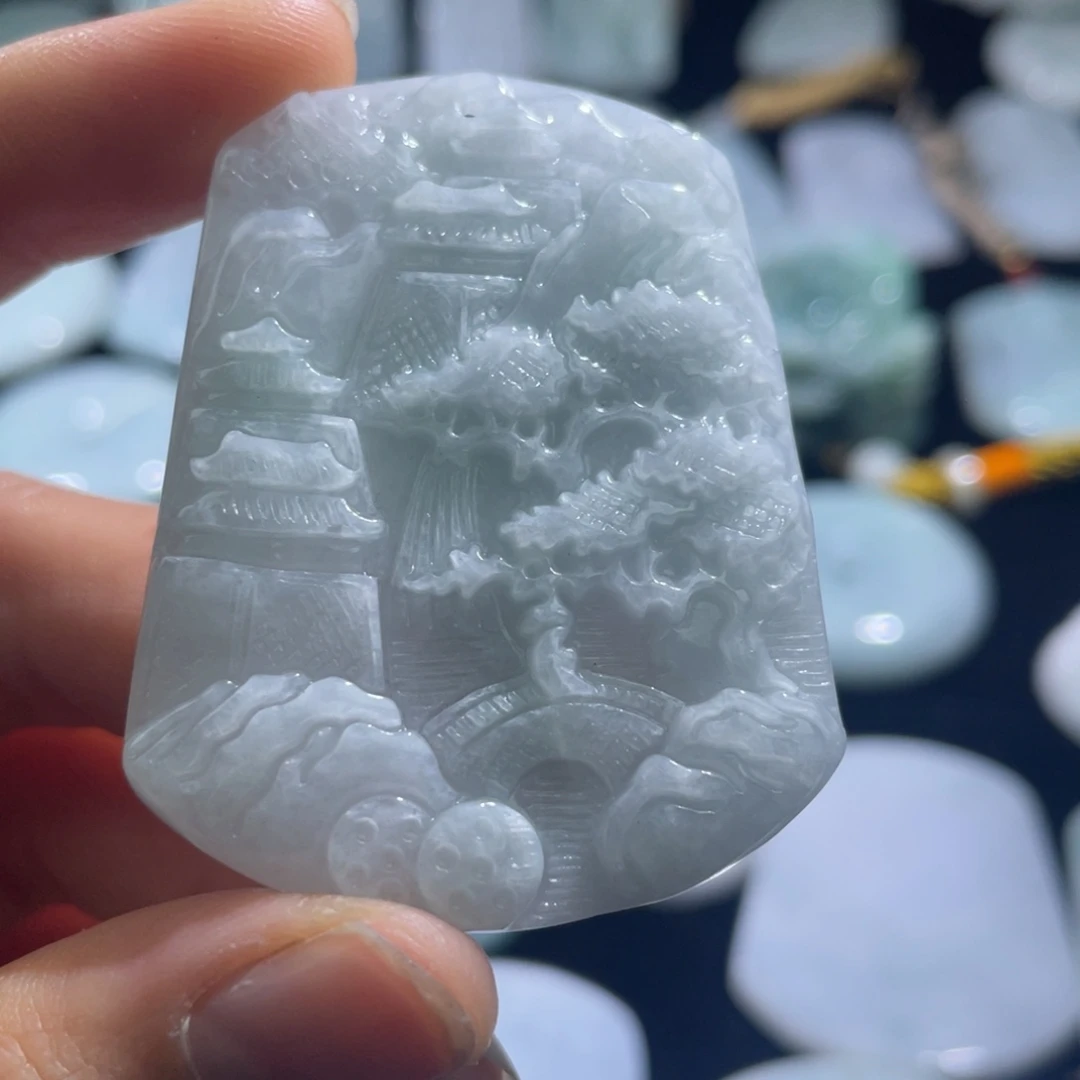 翡翠未镶嵌颈饰山水牌