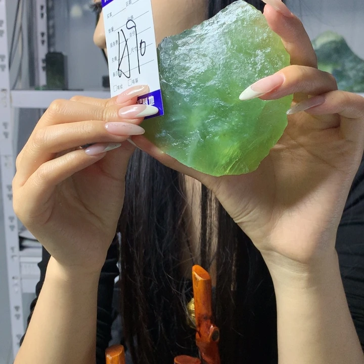 潇***哥蛇纹石玉未镶嵌珠宝奇石