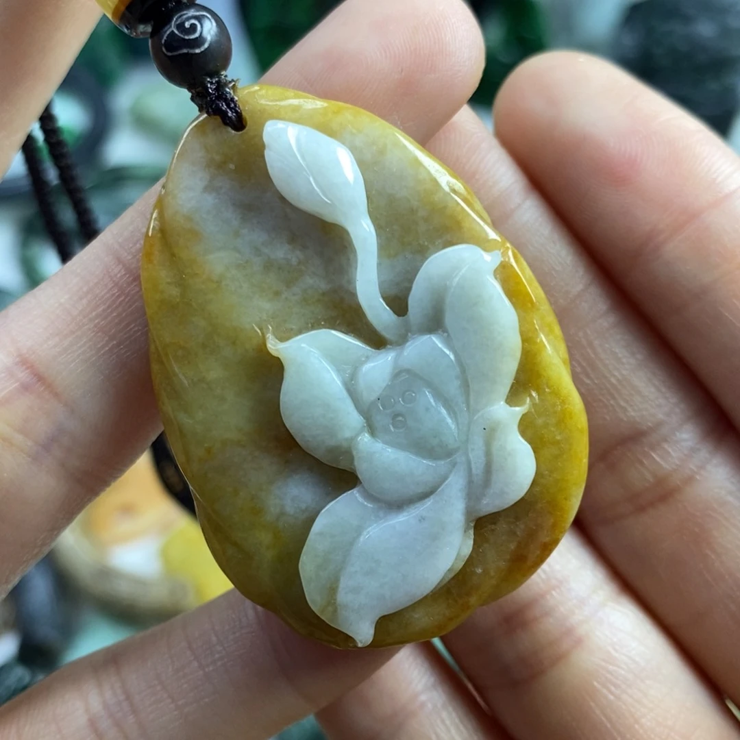 翡翠颈饰未镶嵌吊坠