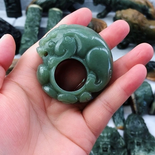 未镶嵌和田玉把件b****子