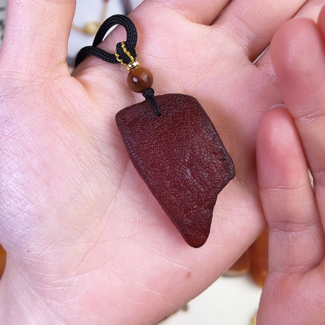 琥珀珠宝奇石未镶嵌，