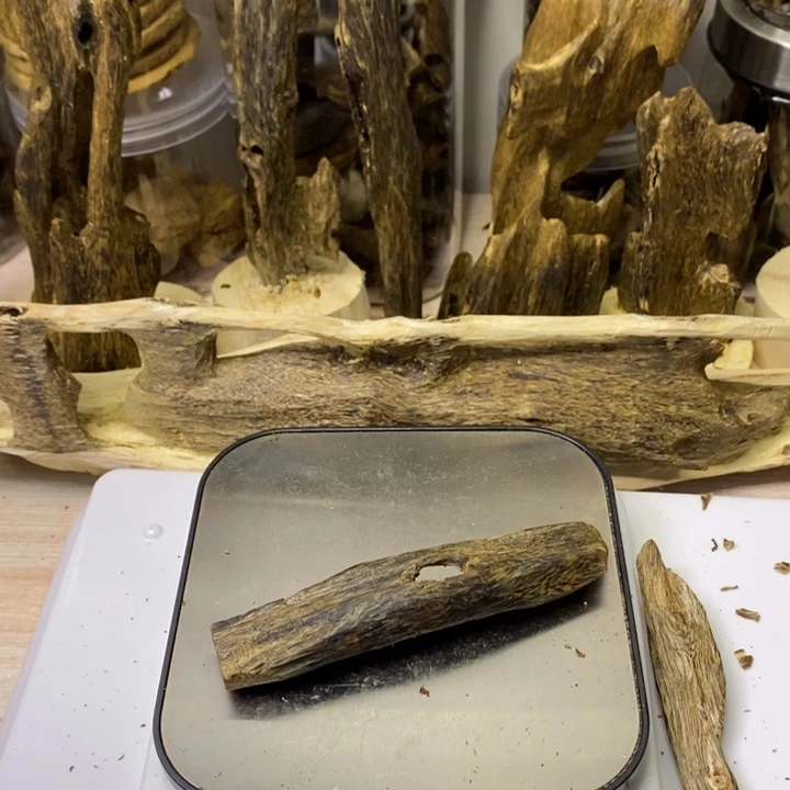 棋楠沉香乌身醇化老料 18g