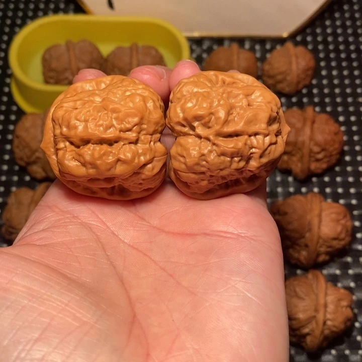 慕***葉把件文玩核桃四开肌肉蛙