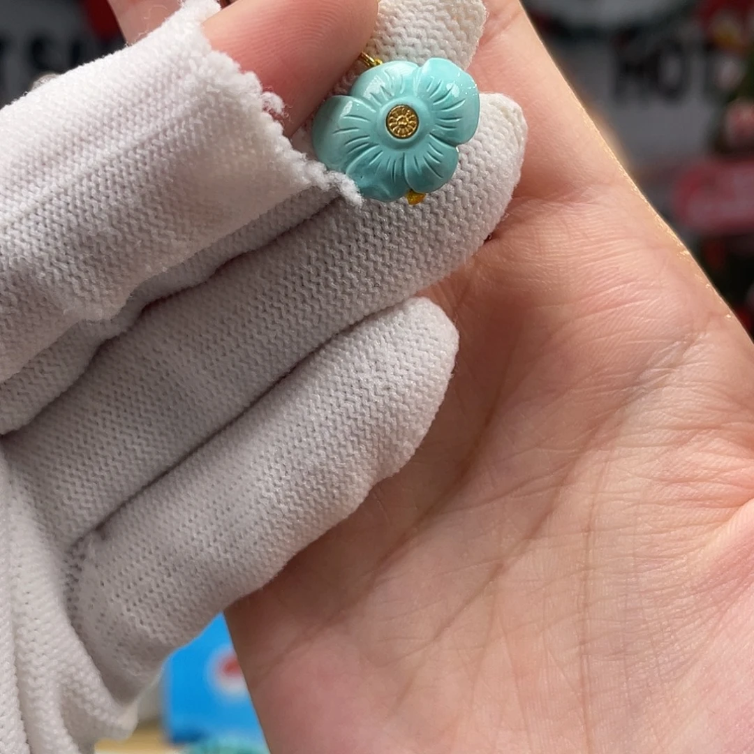 绿松石未镶嵌挂件