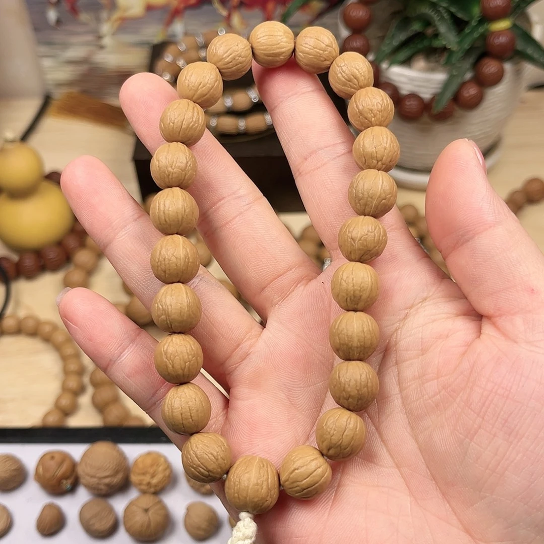 猴头核桃手串内****李凤仙