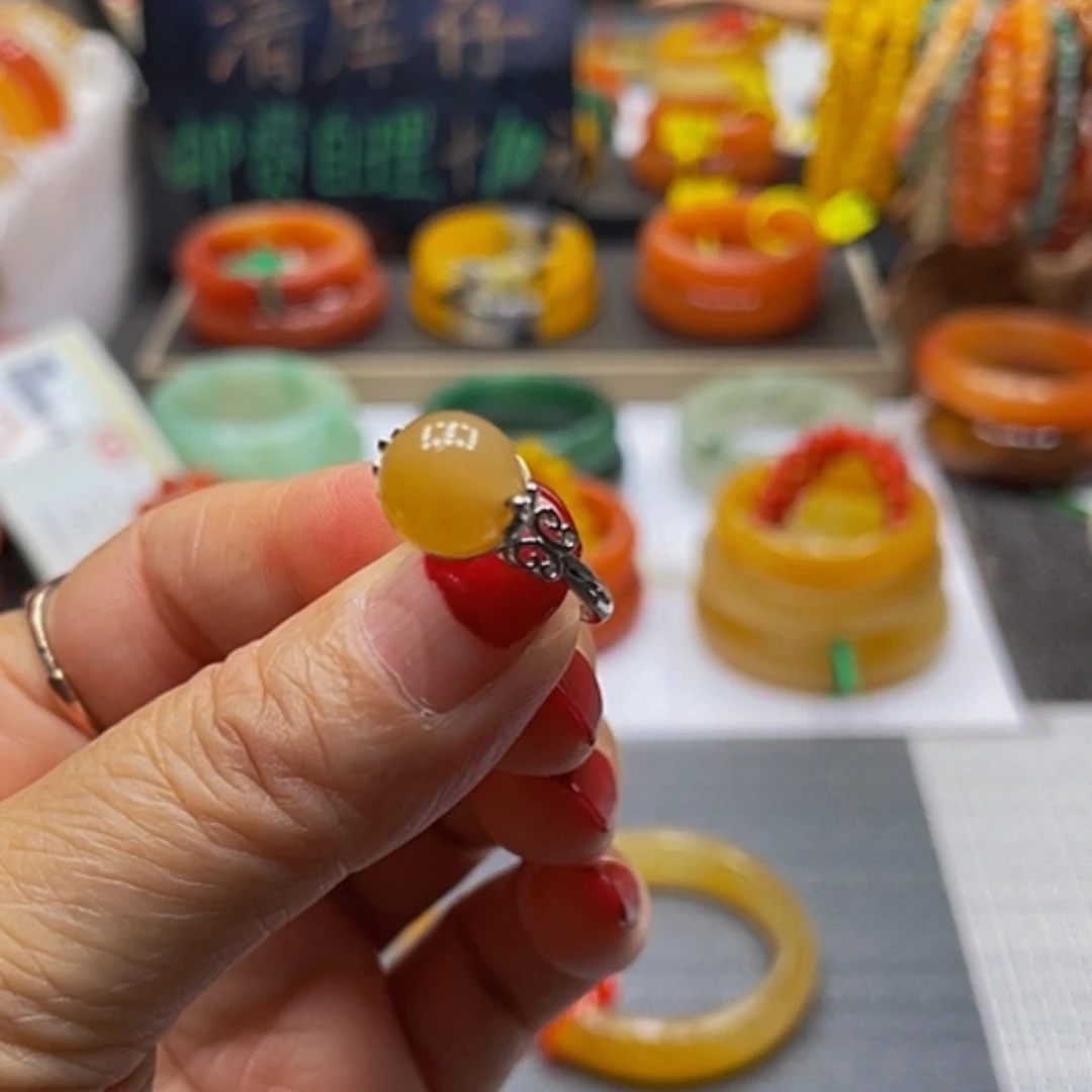 【闪购商品】石英质玉（黄龙玉）未镶嵌手镯