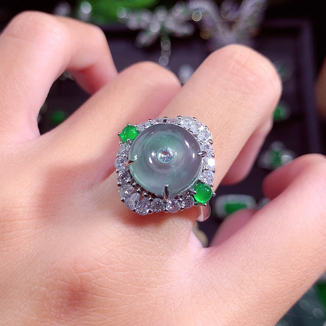 颈饰未镶嵌翡翠天然