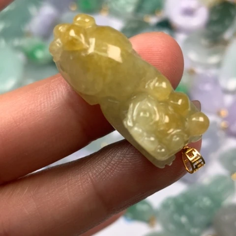 翡翠颈饰未镶嵌翡翠