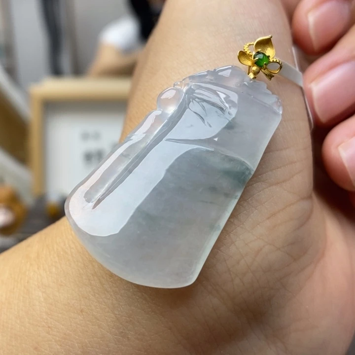 【闪购商品】颈饰18K金镶嵌翡翠49