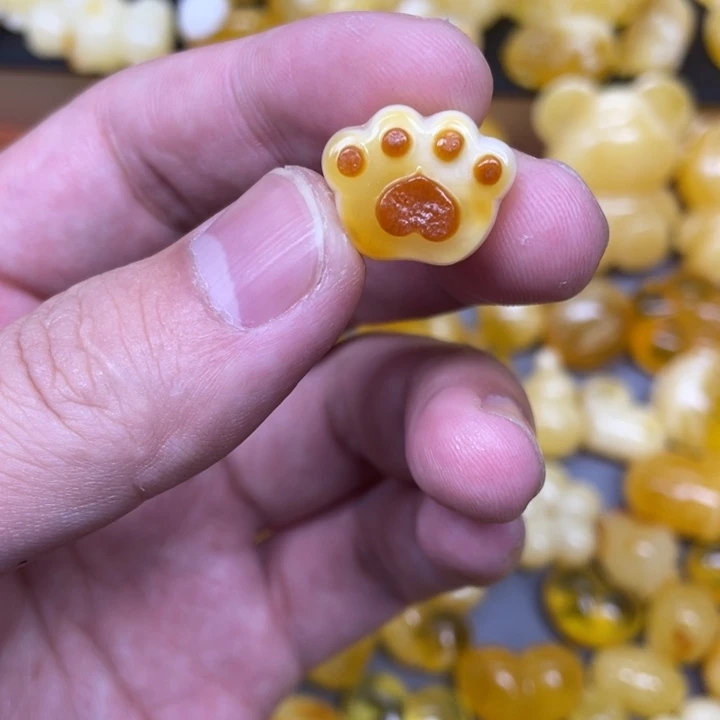琥珀未镶嵌珠宝奇石