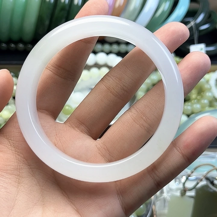 未镶嵌手镯石英质玉
