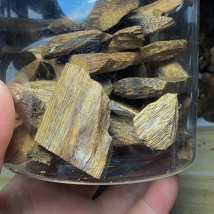 肥***n木老白奇树心老料81克