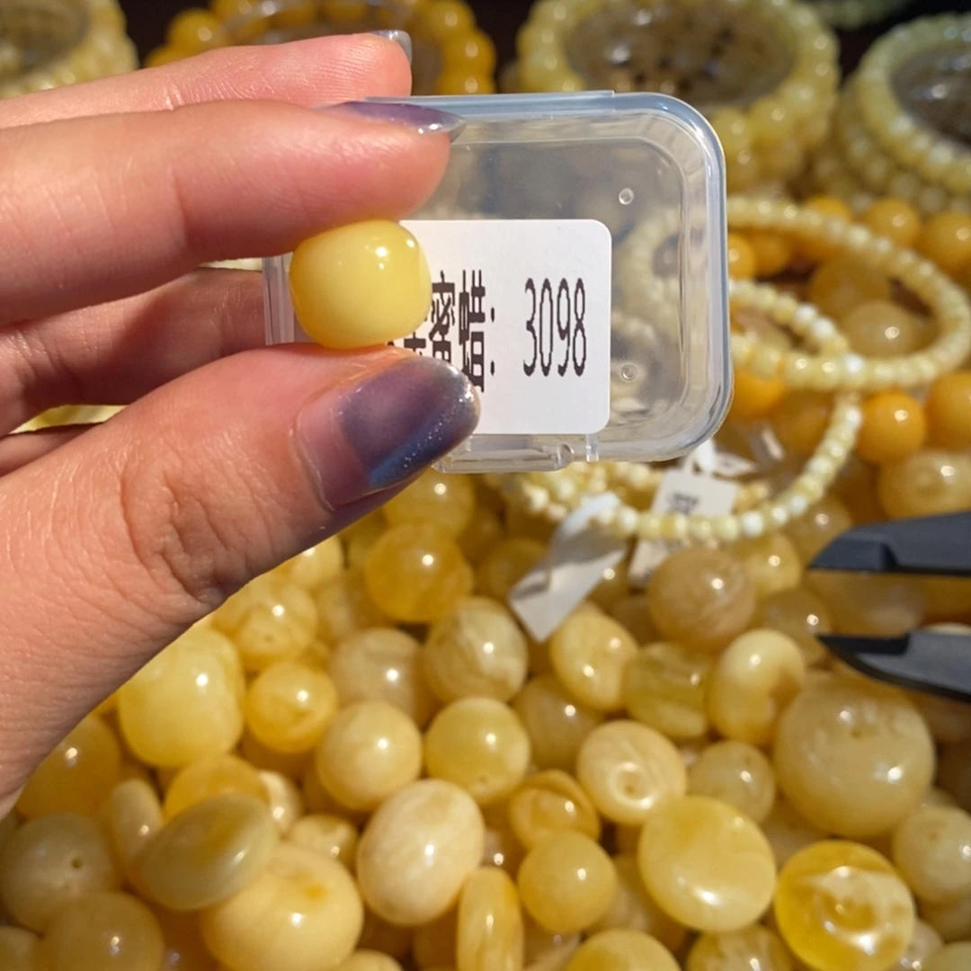 琥珀未镶嵌珠宝奇石3098