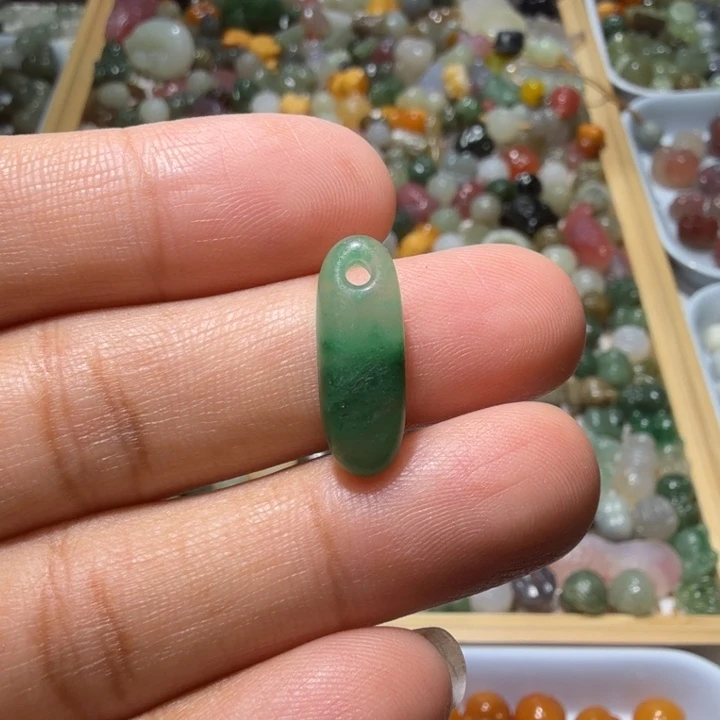 和田玉未镶嵌珠宝半成品