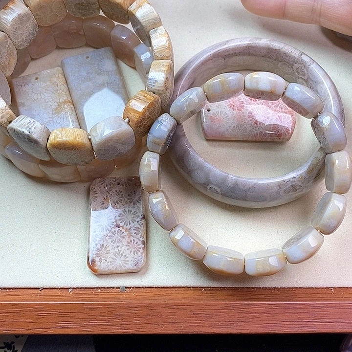 硅化玉颈饰未镶嵌m**g