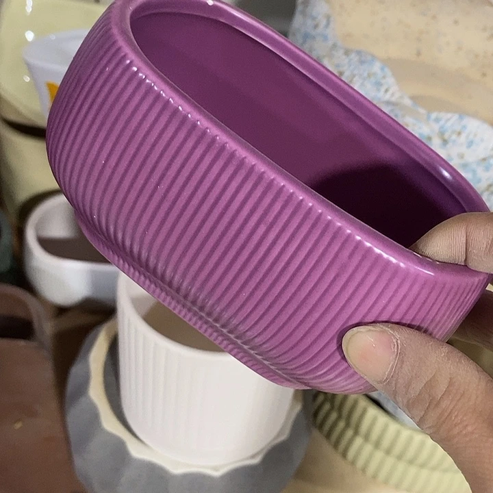 陶盆有孔 瑕疵针孔漏釉介意勿拍外口 13*8外高7.5