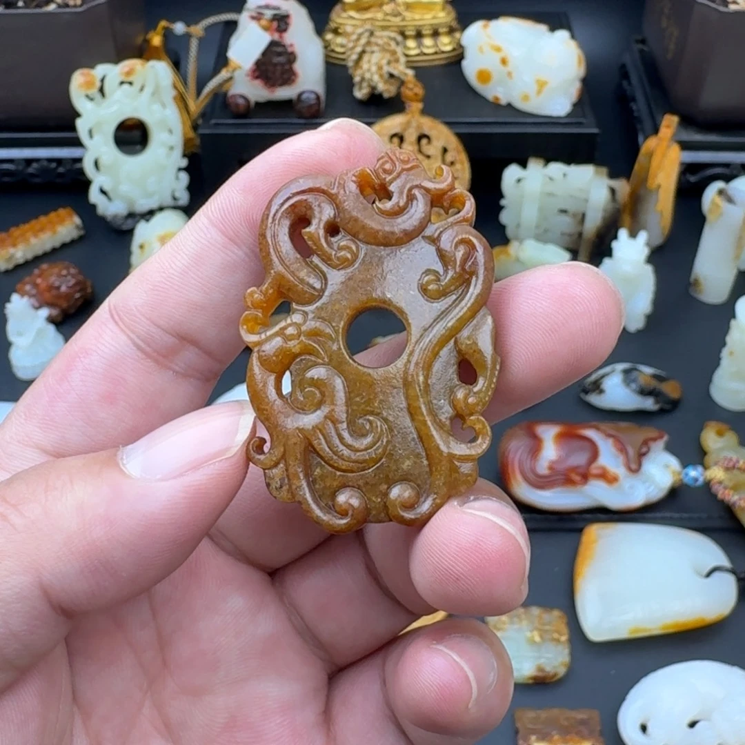 和田玉（糖玉）未镶嵌颈饰