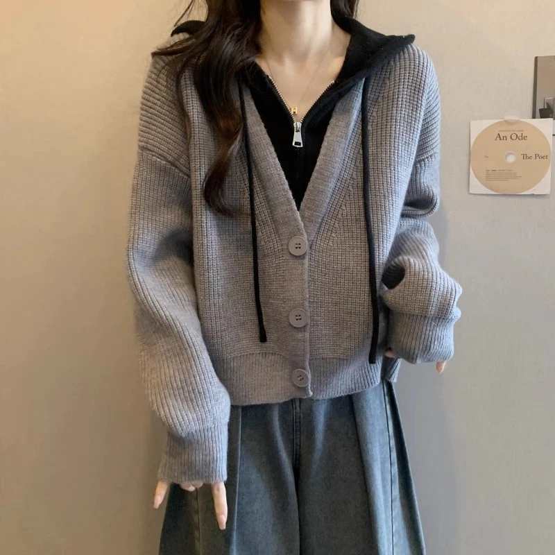 灰色假两件连帽毛衣外套女春秋大码胖mm宽松显瘦短款针织开衫上衣