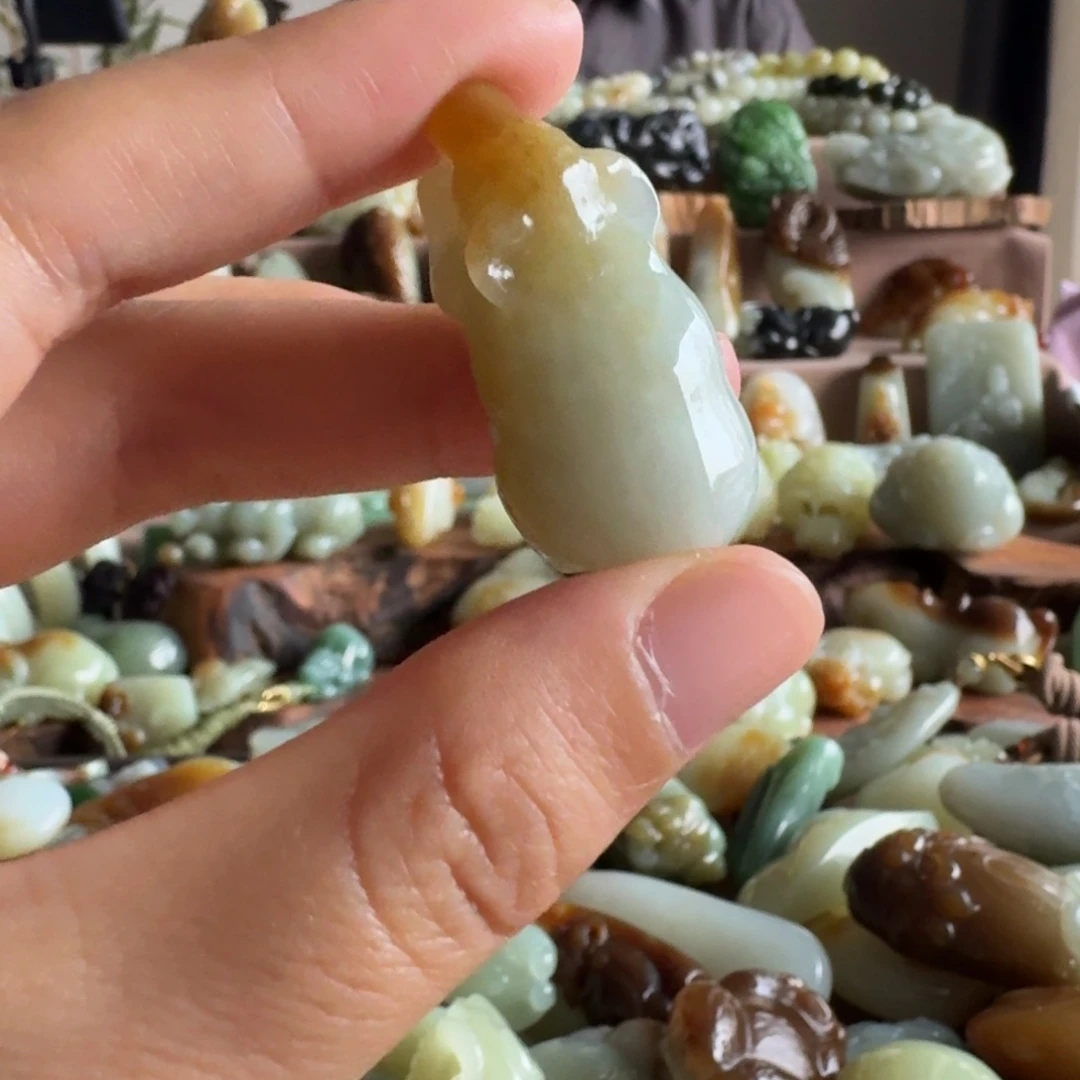 和田玉（糖玉）未镶嵌颈饰