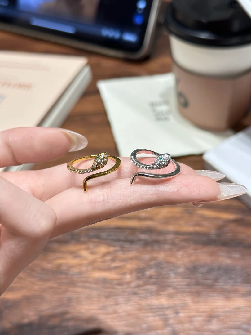 铜合金锆石戒指 灵蛇戒指女轻奢高级感小众蛇头形指环开口食指戒