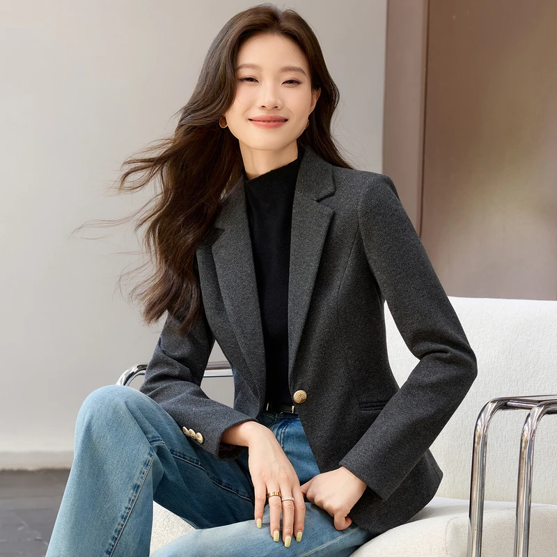 高端毛呢西装外套女秋冬2025新款小个子短款气质呢子西服EG8655
