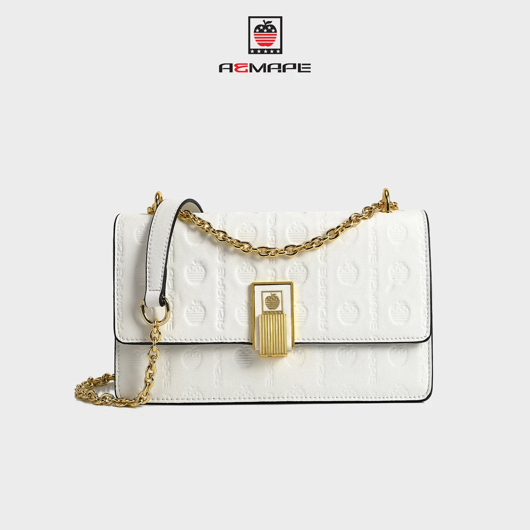 AEMAPE欧美风斜挎包压纹字母方形小方包潮流腋下压花简约