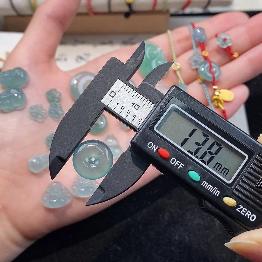 翡翠颈饰未镶嵌天然翡翠