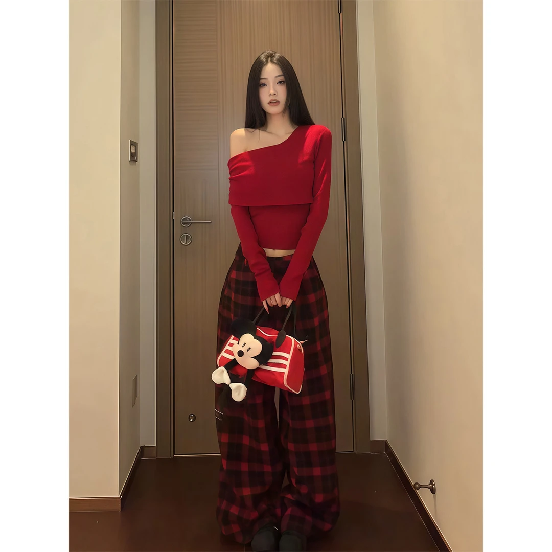 韩系纯欲气质长袖露肩上衣女秋冬新款修身显瘦高级感阔腿裤两件套