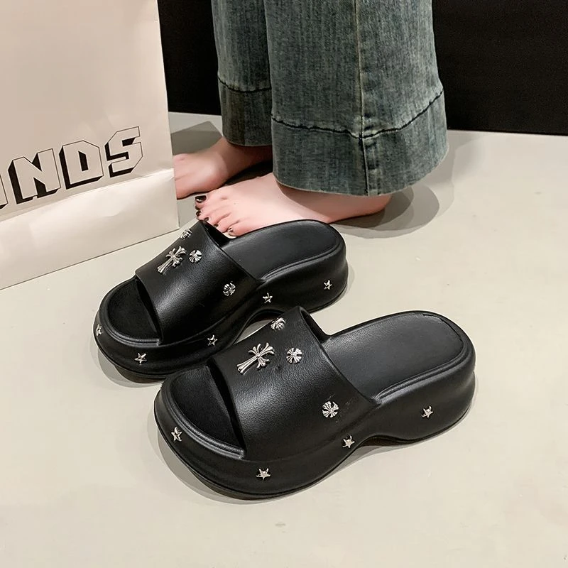 时尚百搭厚底拖鞋女2025夏季新款外穿踩屎感超软防滑海边沙滩凉拖