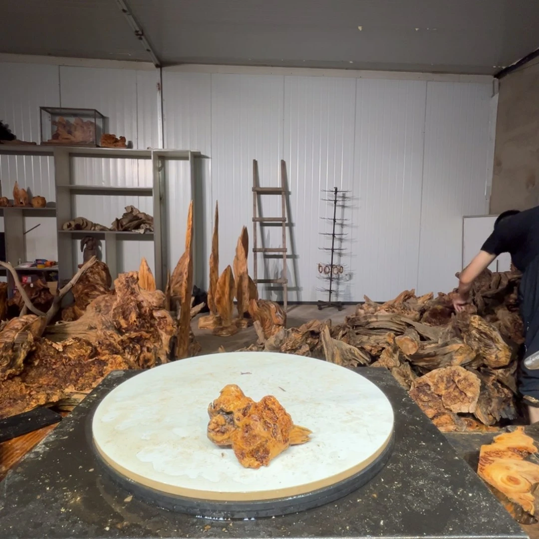 呈***呈木材猛子琥珀木摆件38