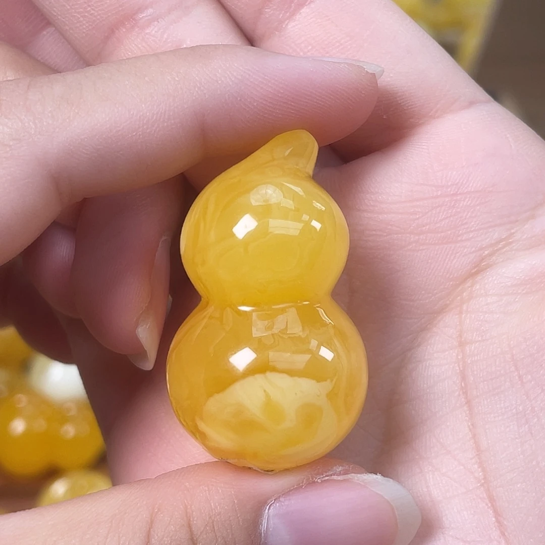 琥珀未镶嵌裸石Y11