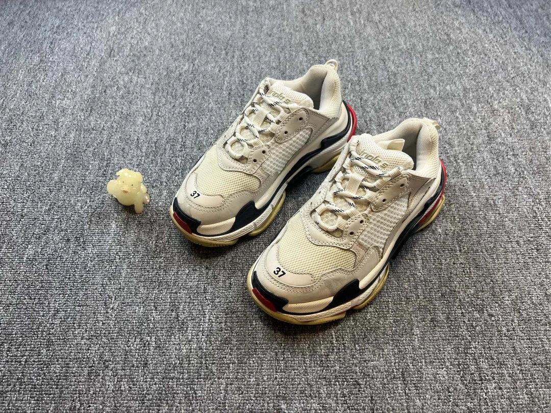 99新 Balenciaga/巴黎世家 巴黎世家triple s灰白红老爹鞋 37码