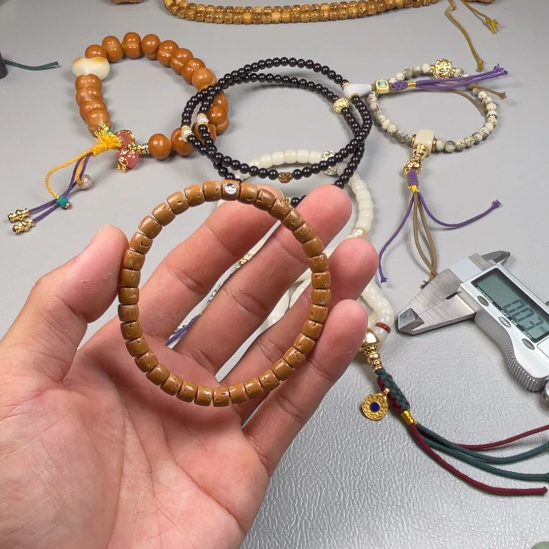 吊坠桃核。。。。。。。。。。。。。。