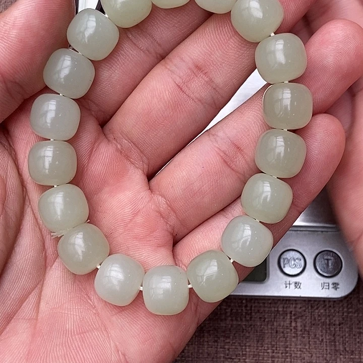 和田玉颈饰未镶嵌让****儿