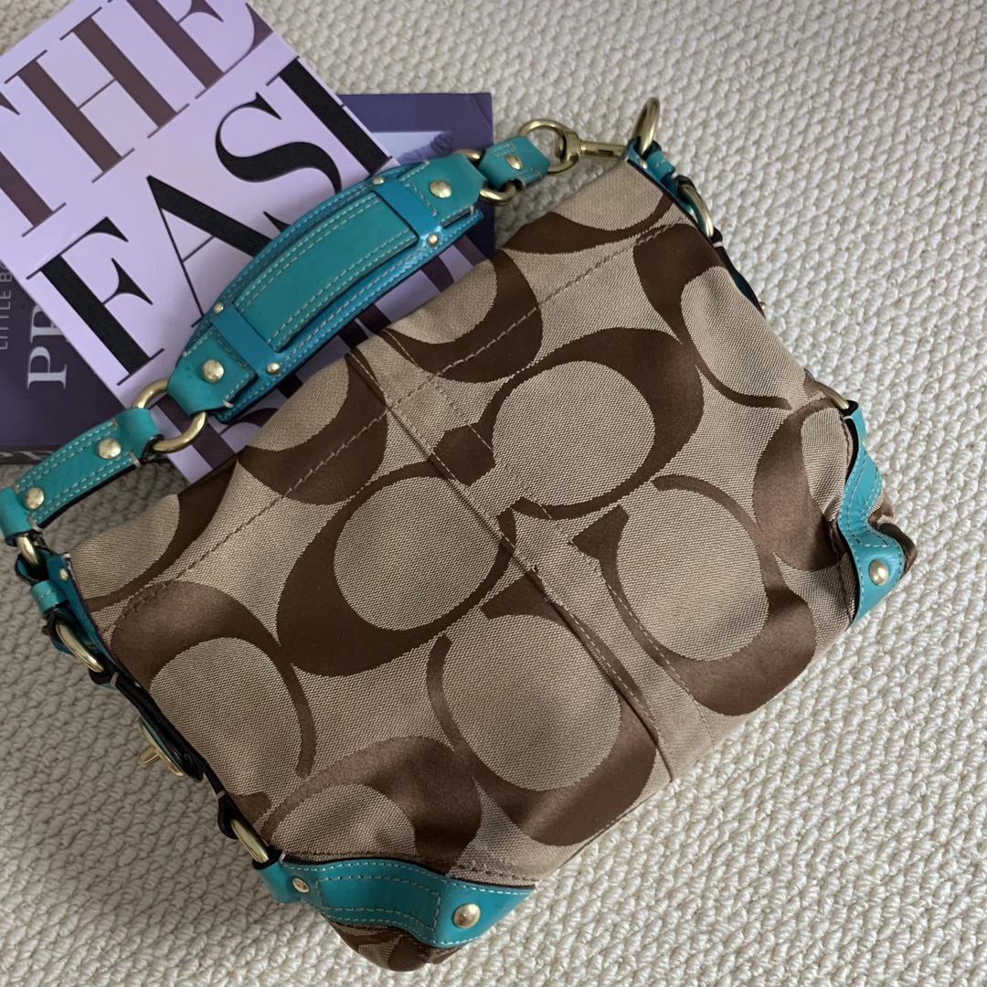 95新 COACH/蔻驰 经典时尚百搭休闲老花拼皮手提单肩元宝包中古