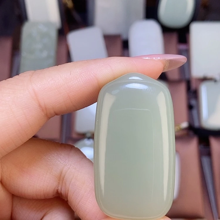 【闪购商品】颈饰未镶嵌和田玉